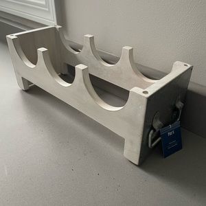 Pier 1 Farm House Wine Rack. NWT. Holds 3 bottles